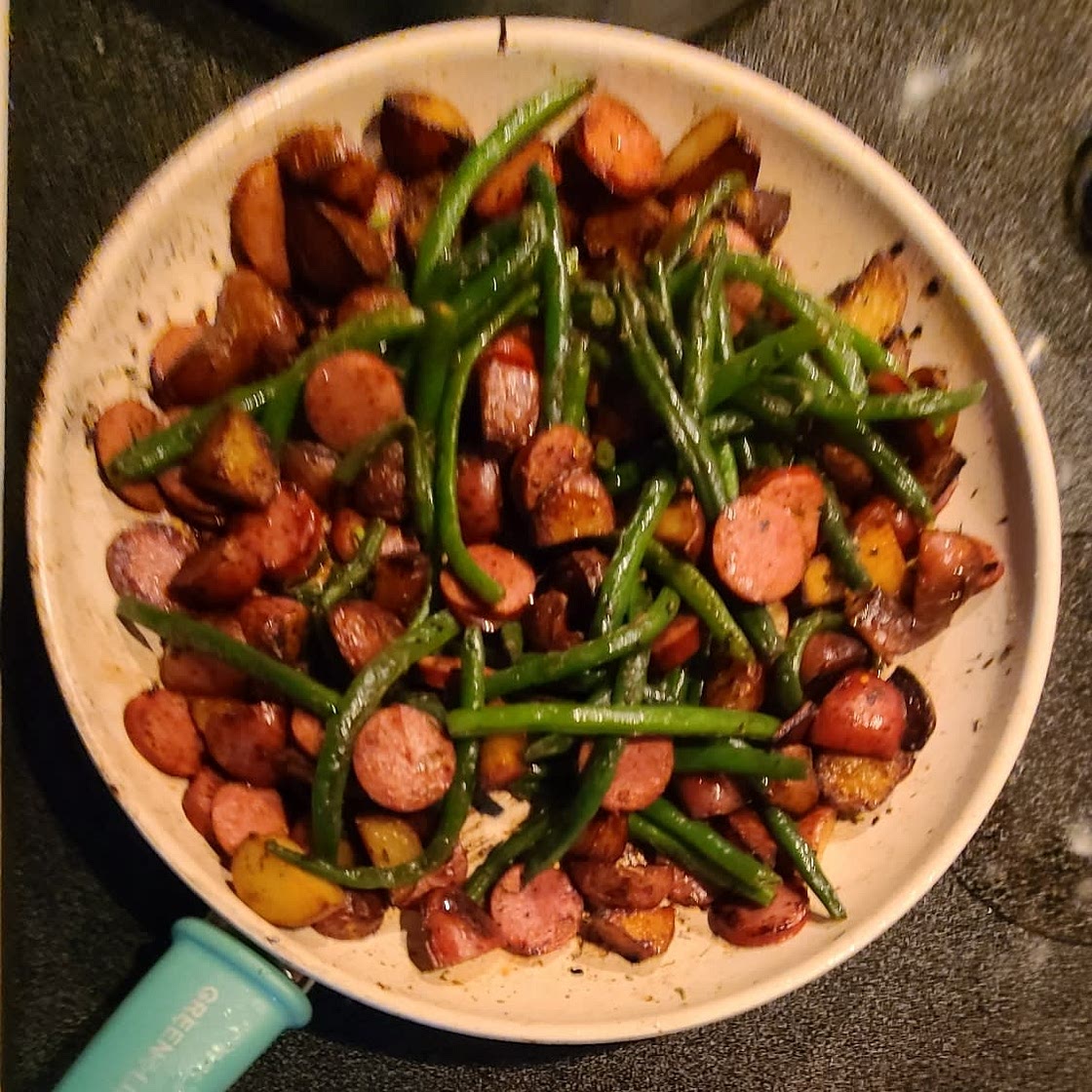 Smoked Sausage with Potatoes and Green Beans
