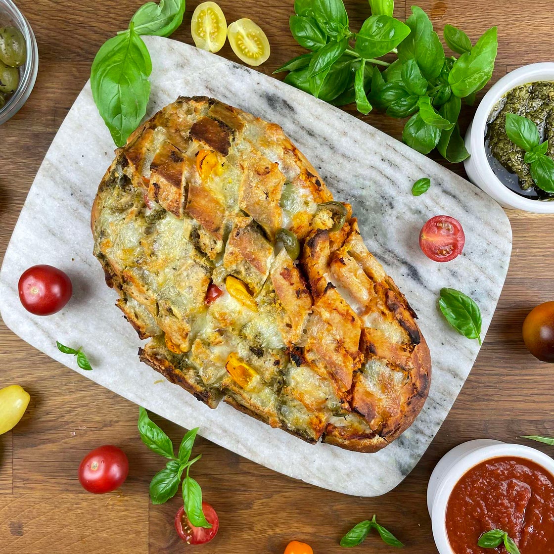 Pesto&Tomato Sauce Cheesy Crack Bread