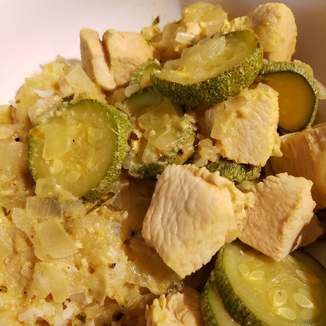 Chicken and zucchini curry soup