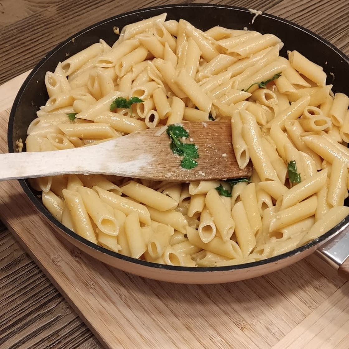 Lemon Garlic Pasta