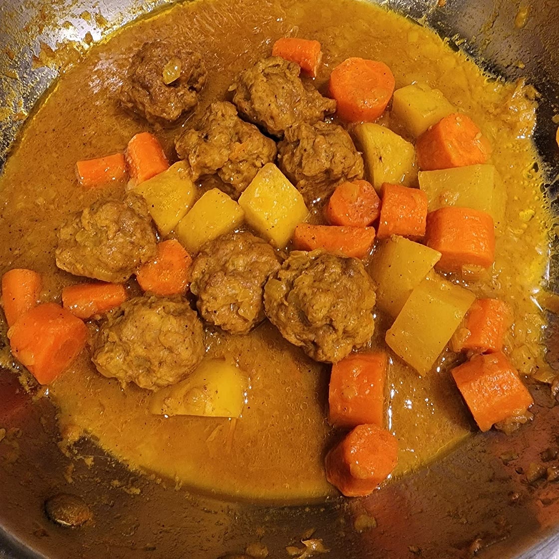 Lamb Meatballs with Carrots and Potatoes (Koufteh Ghelgheli)