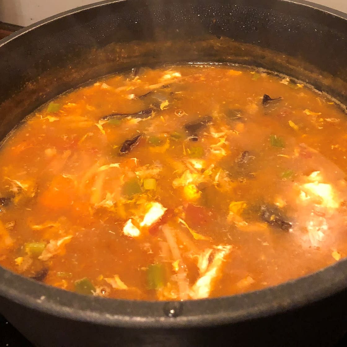 Peking-Suppe – sauer und scharf