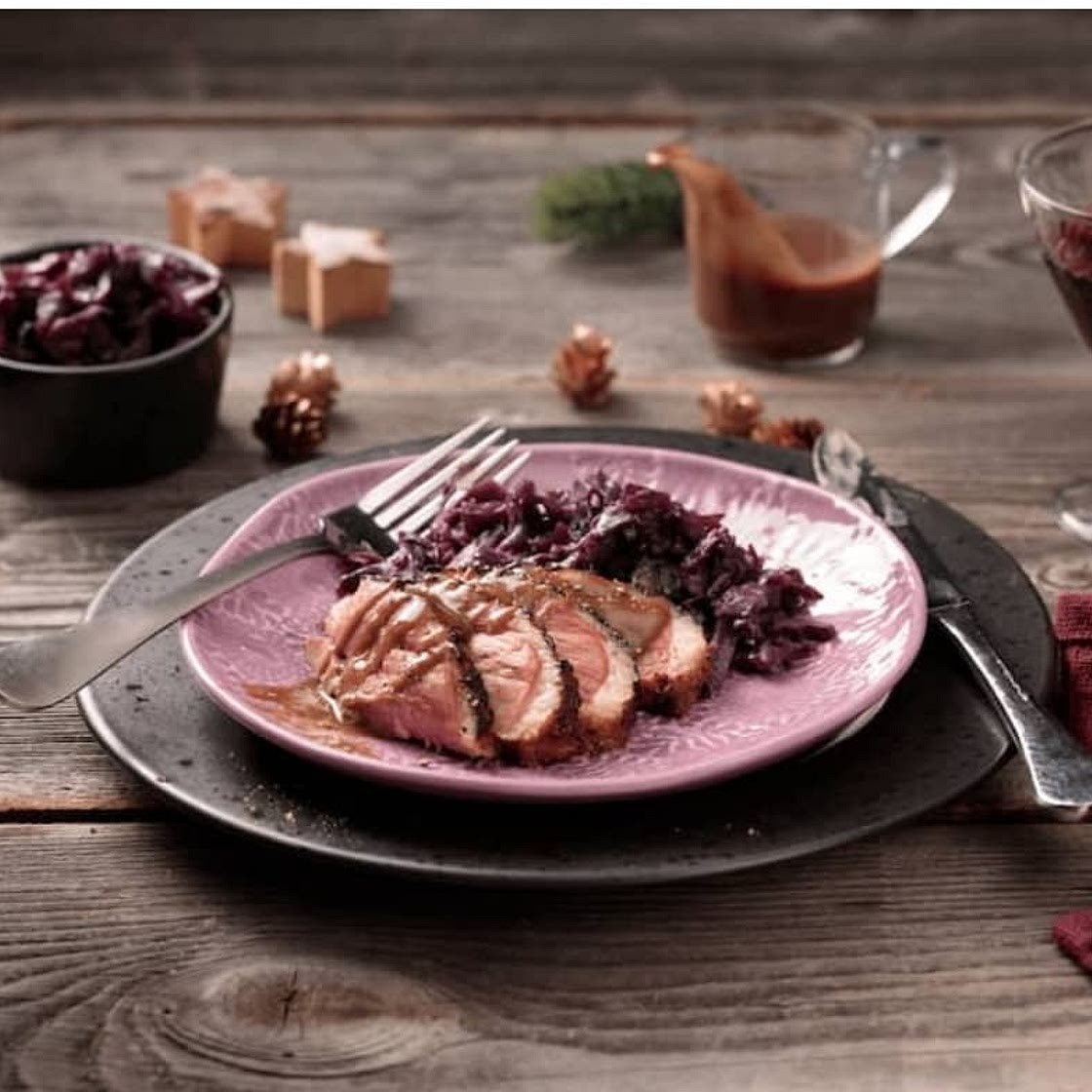 Entenbrust auf Rotkohl in Lebkuchensoße