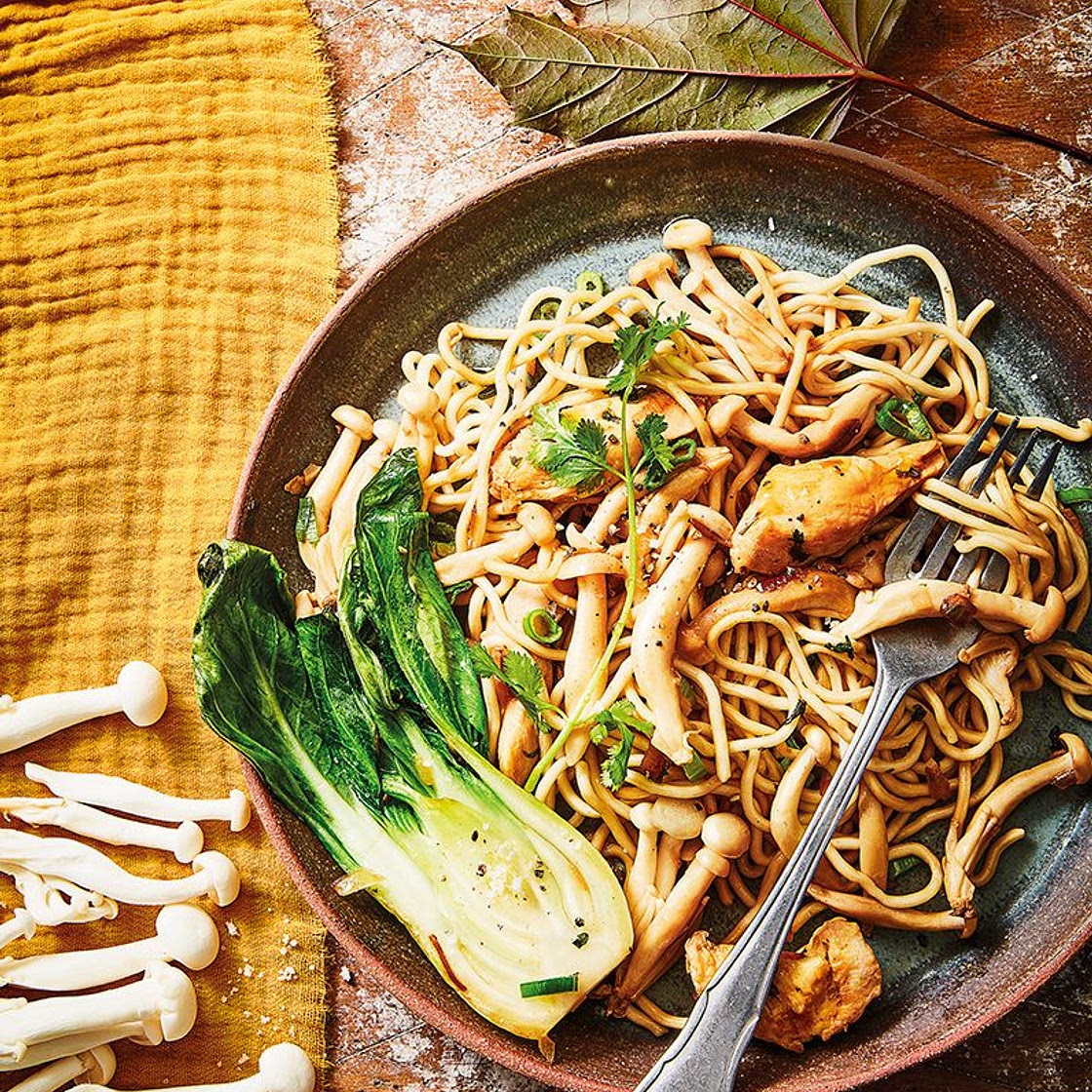 Nouilles sautées, pakchoï et shimeji