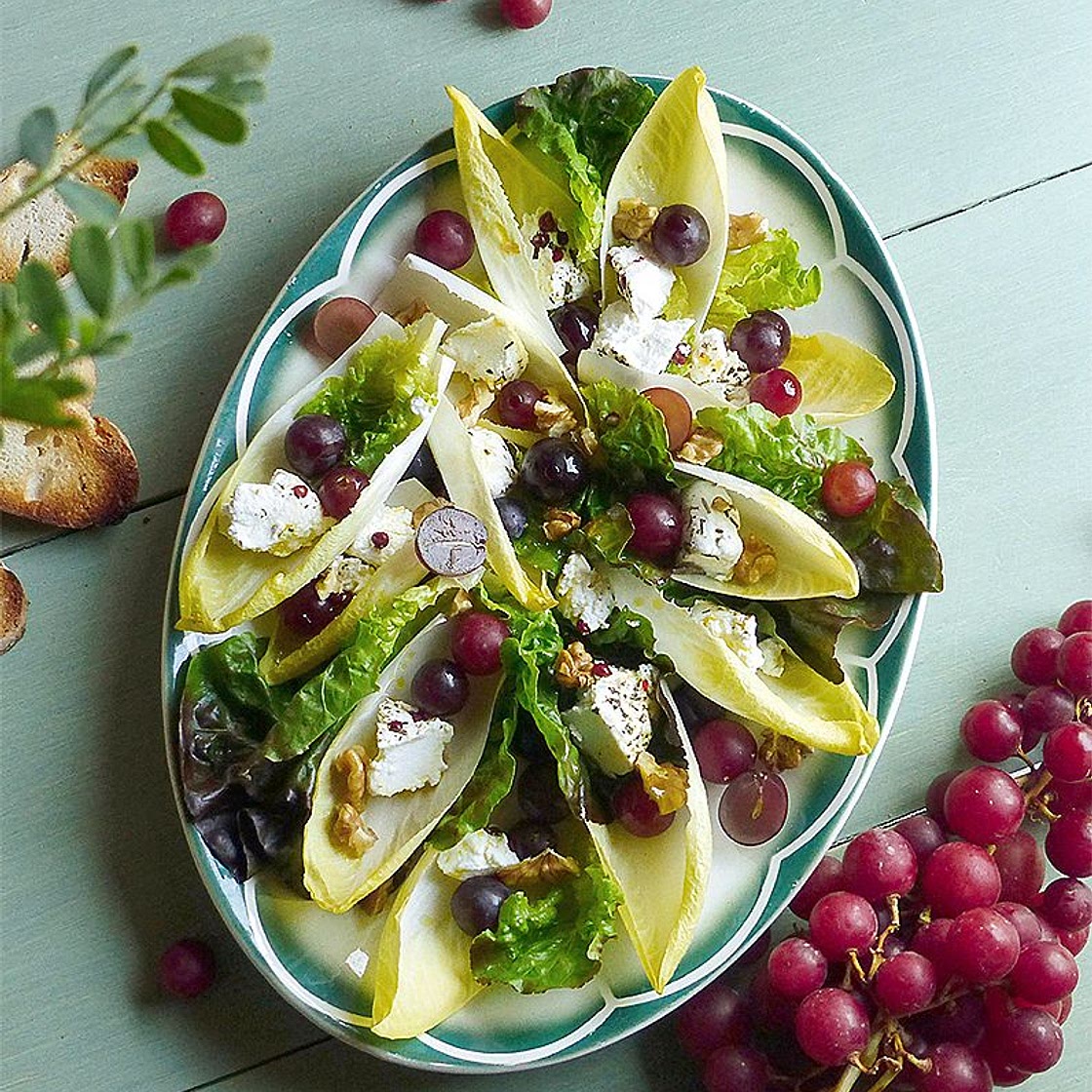 Salade de raisin, chèvre, endives