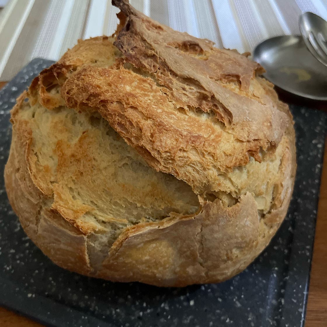 No Knead Bread (Dutch Oven Bread)