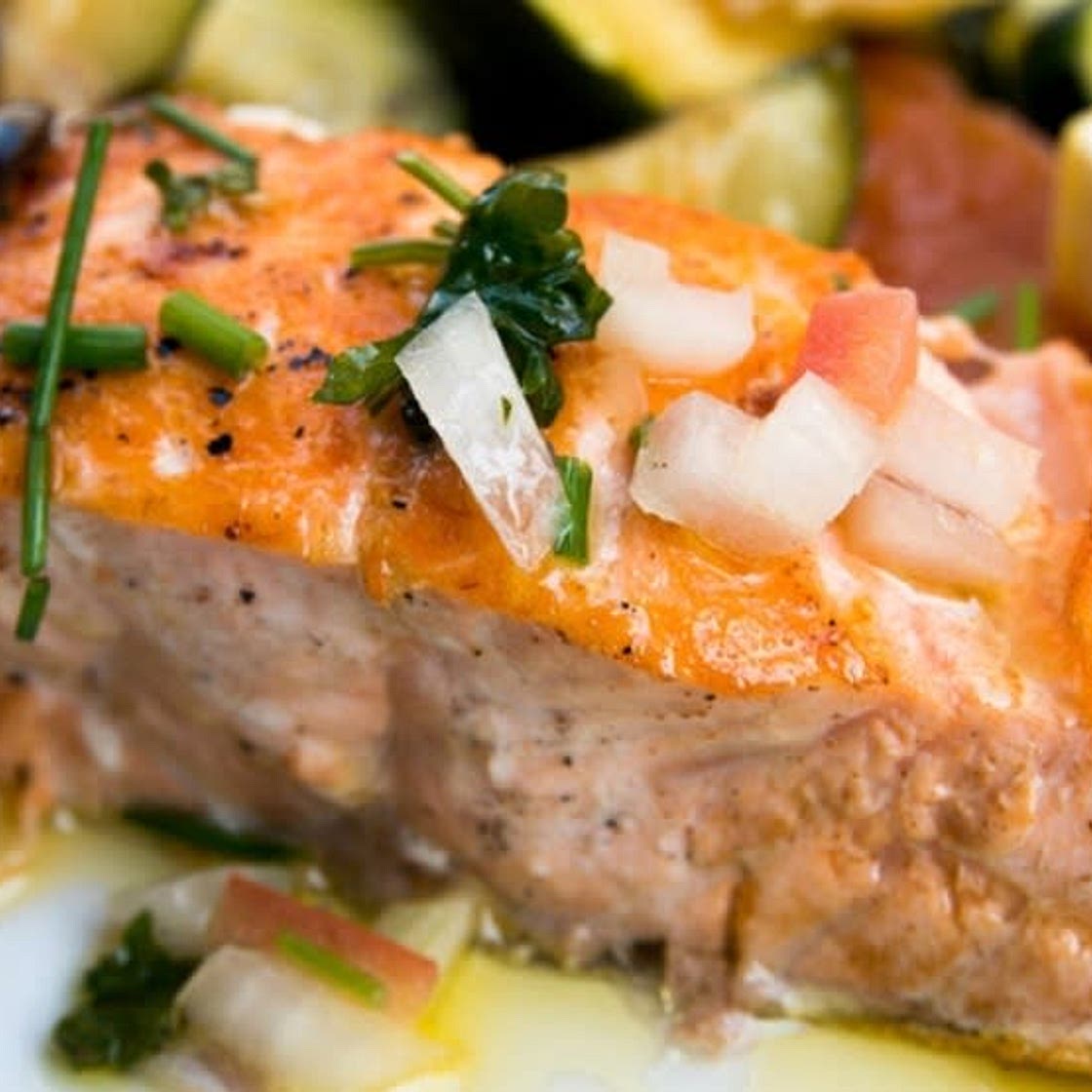 Gebratene Zucchini mit Lachs