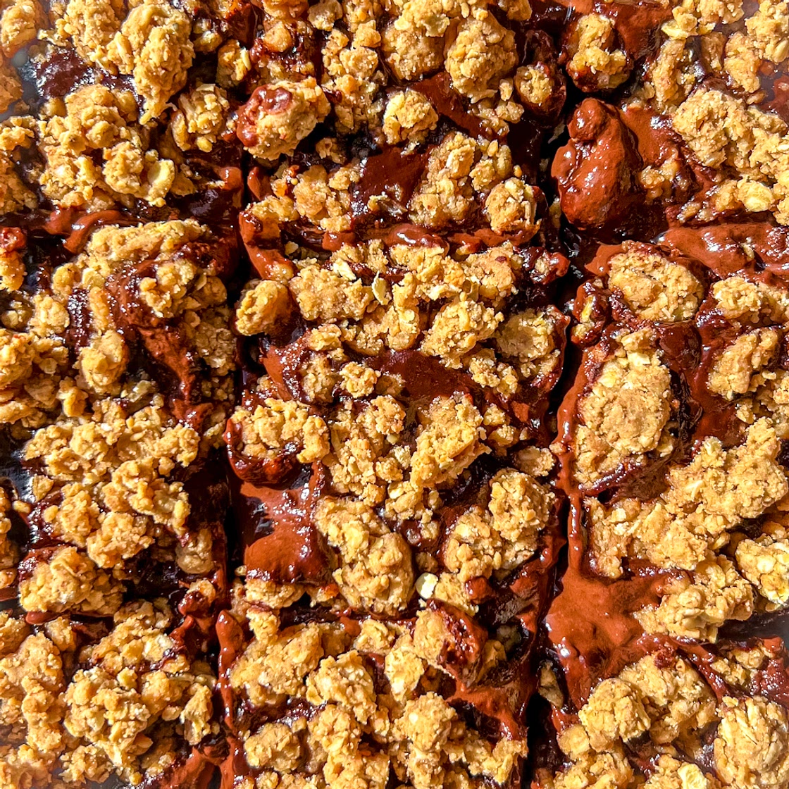 Chocolate Fudge Oat Bars