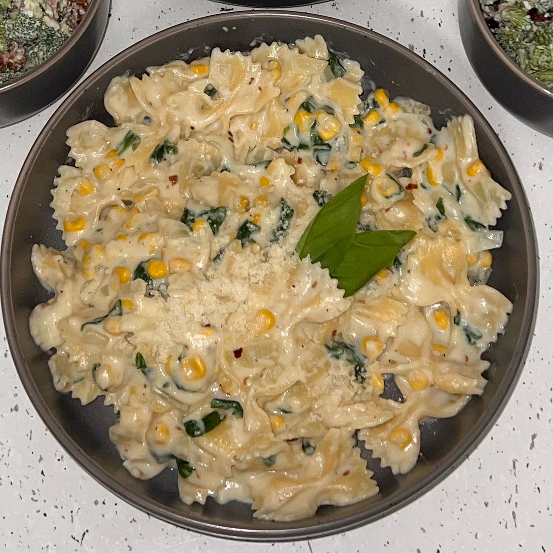 White Sauce Spinach Corn Pasta
