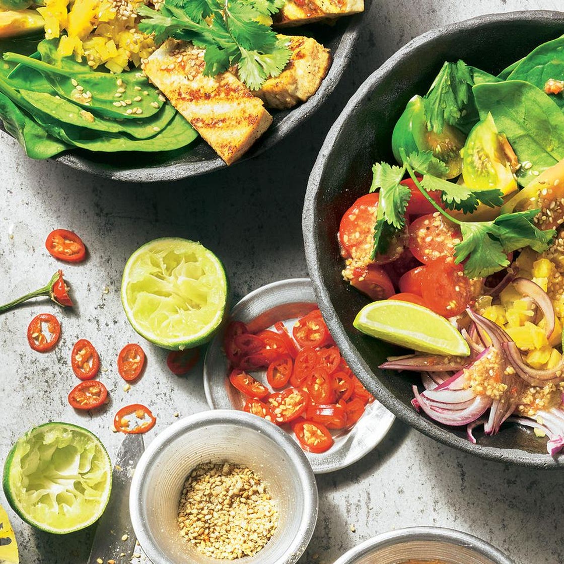 Gebratener Tofu mit Tamarinden-Soße und Ananas