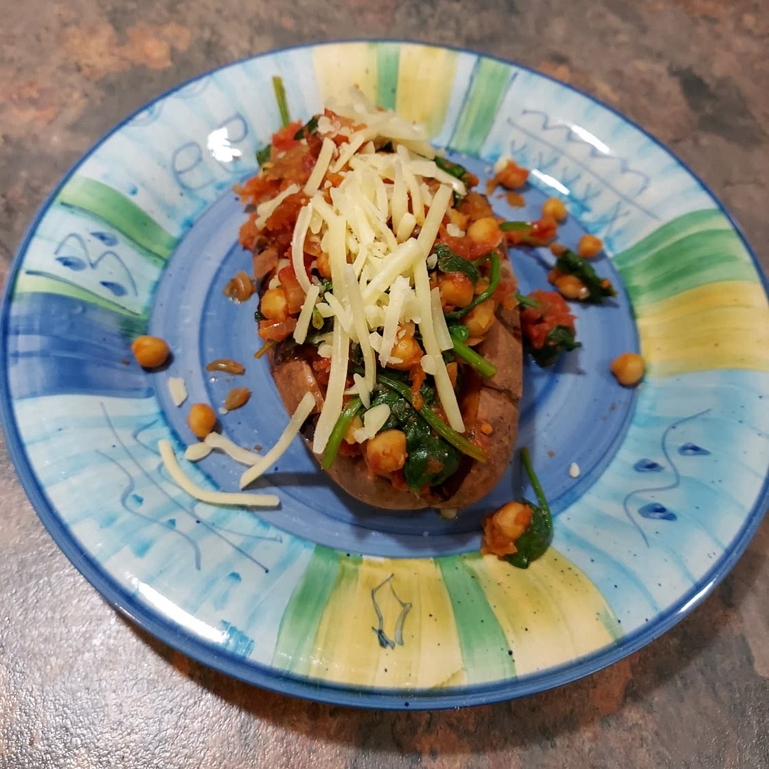 SMOKY CHICKPEA JACKET POTATOES