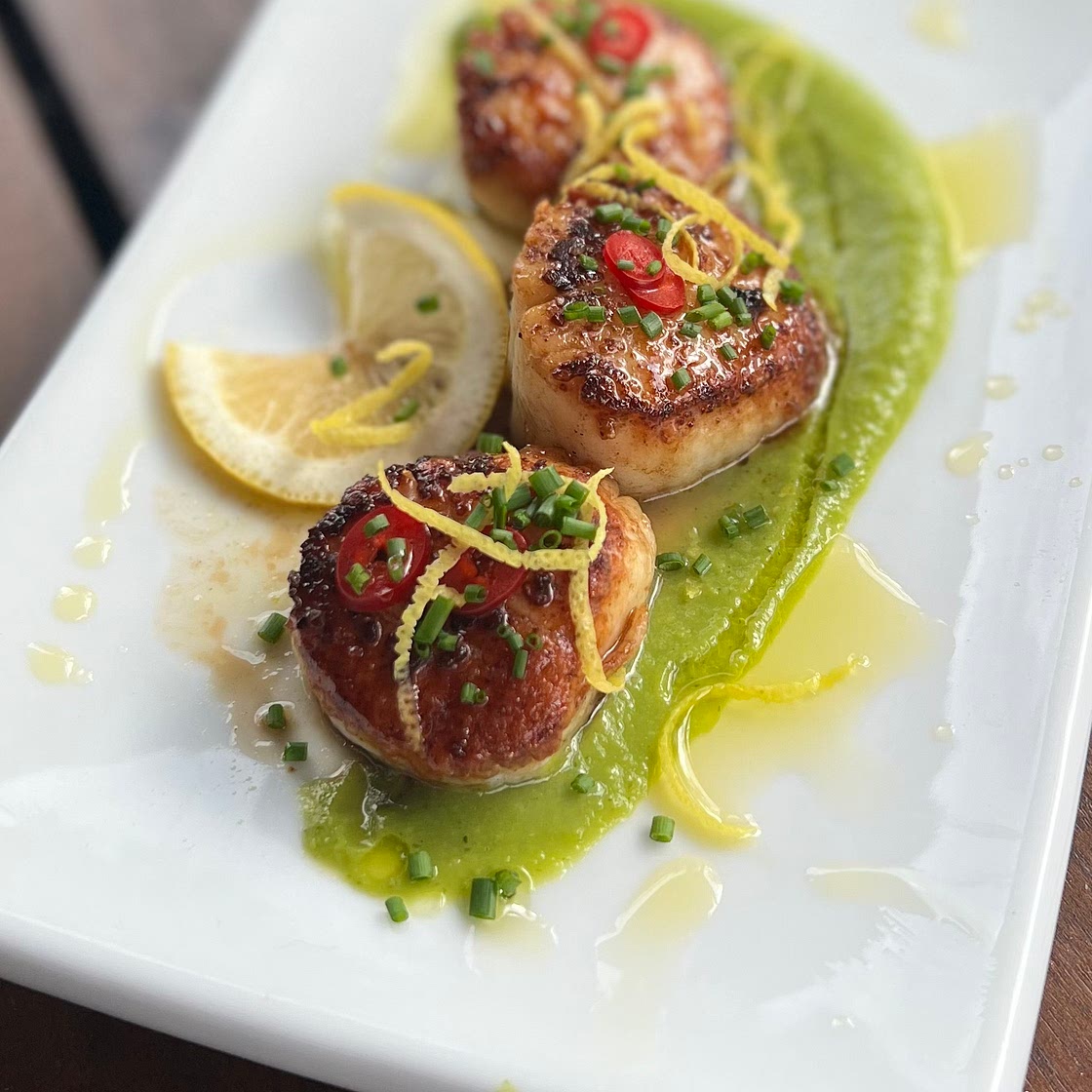 Pan Seared Sea Scallops with Lemon, Mint, Pea Puree'