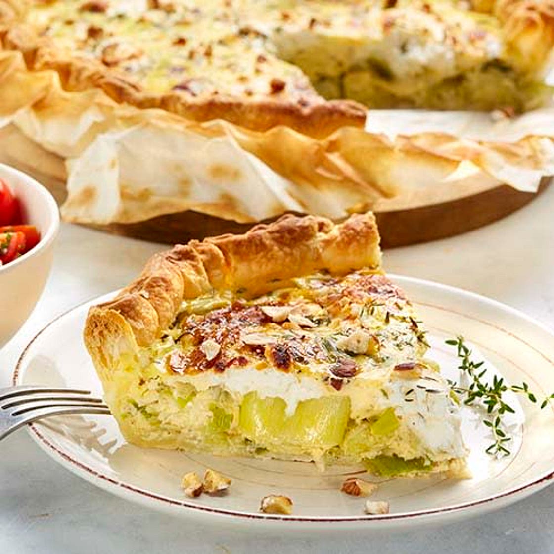 Quiche chèvre-poireaux et salade de tomates