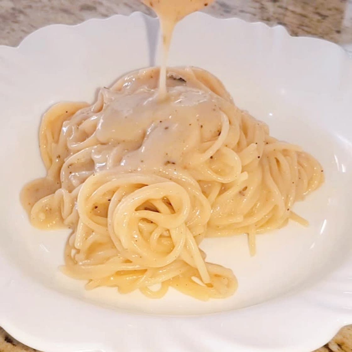 My creamiest CACIO E PEPE 🖤 PASTA SERIES DAY 1