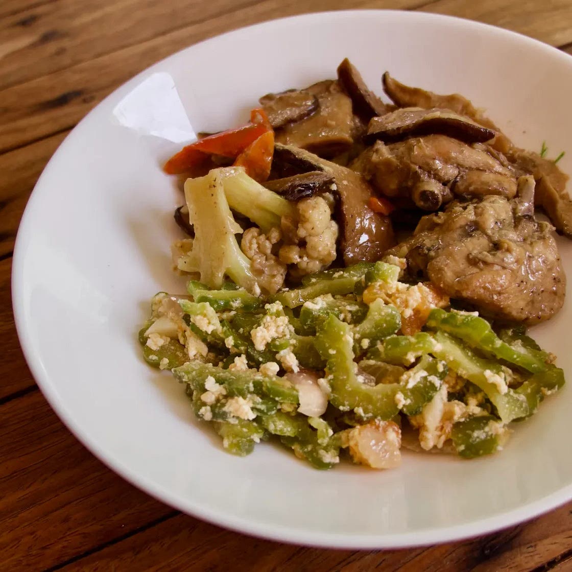 Chicken and Shiitake Mushrooms in Vegetarian Oyster Sauce
