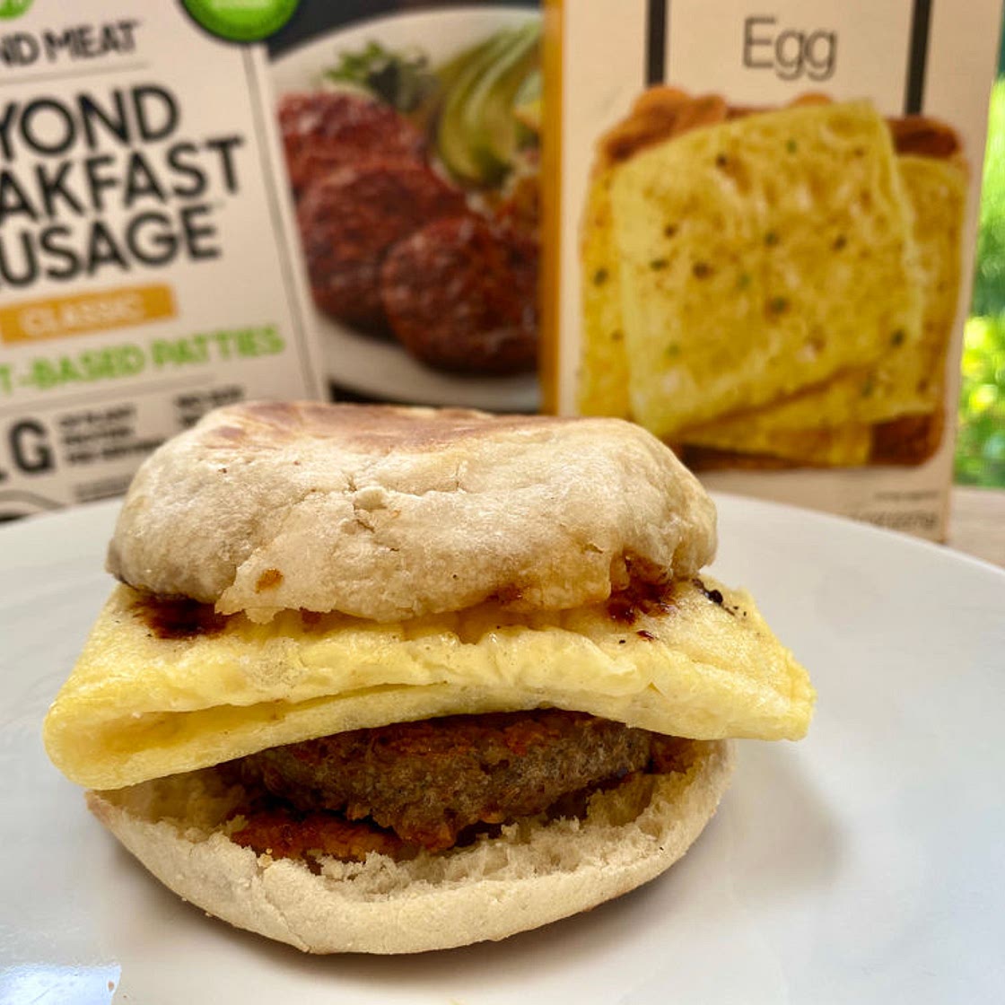 Vegan Sausage & Egg Sandwich | Veginner Cooking