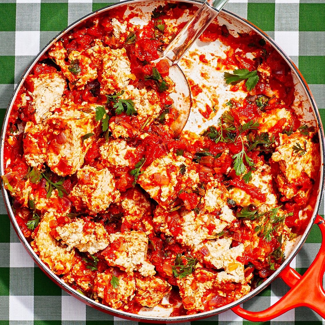 Spicy Tofu Scramble With Tomato and Ginger