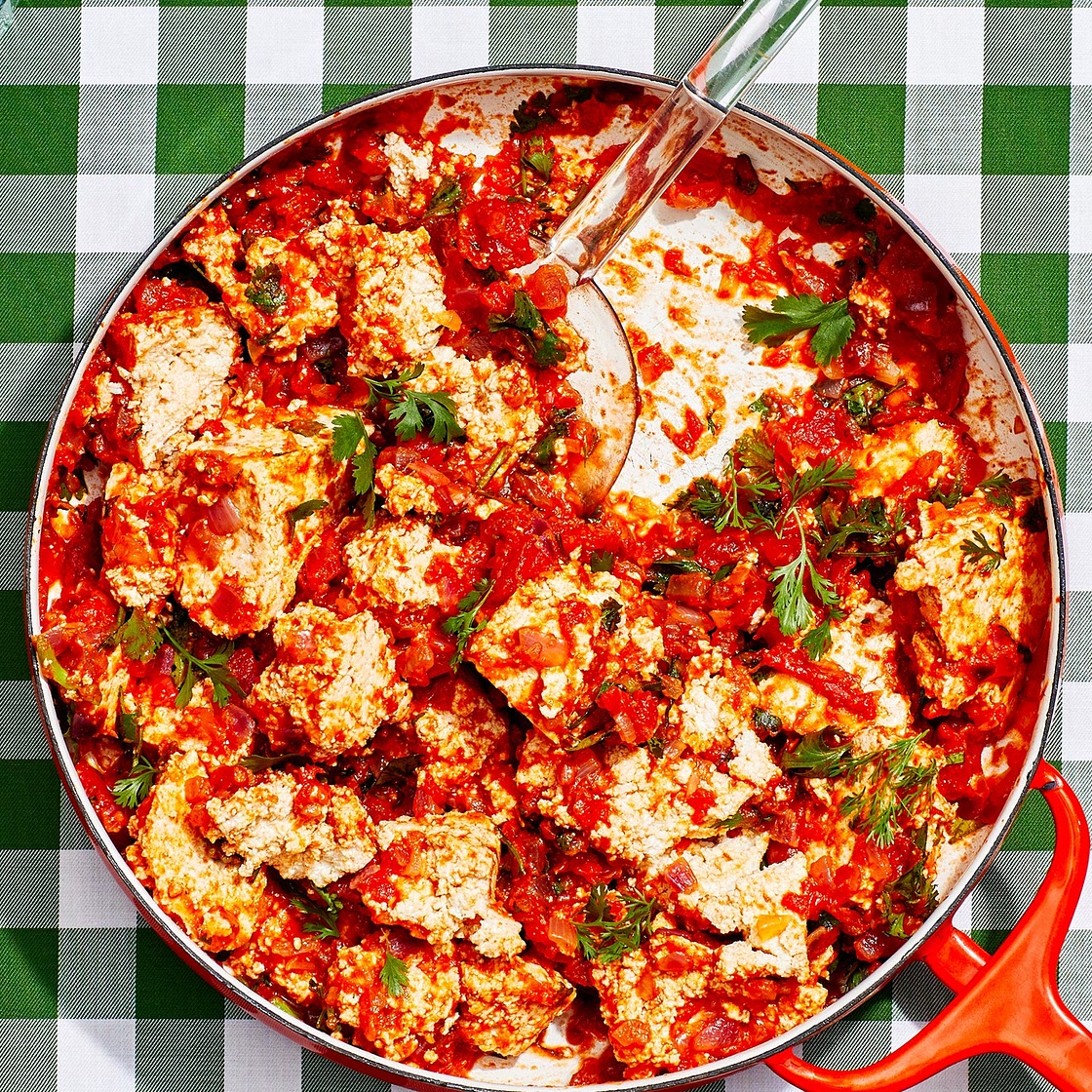 Spicy Tofu Scramble With Tomato and Ginger