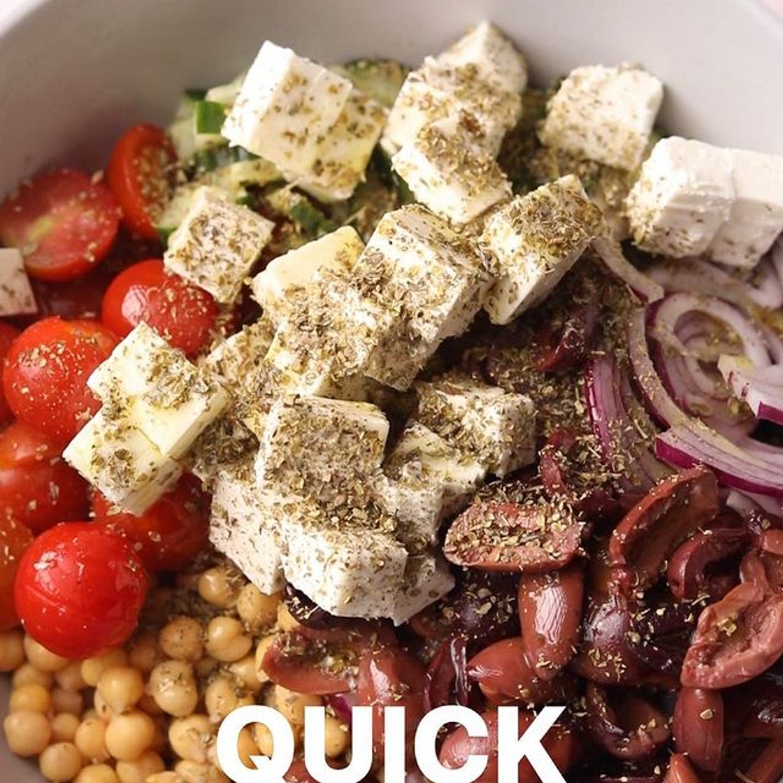 Chickpeas greek salad 🥗