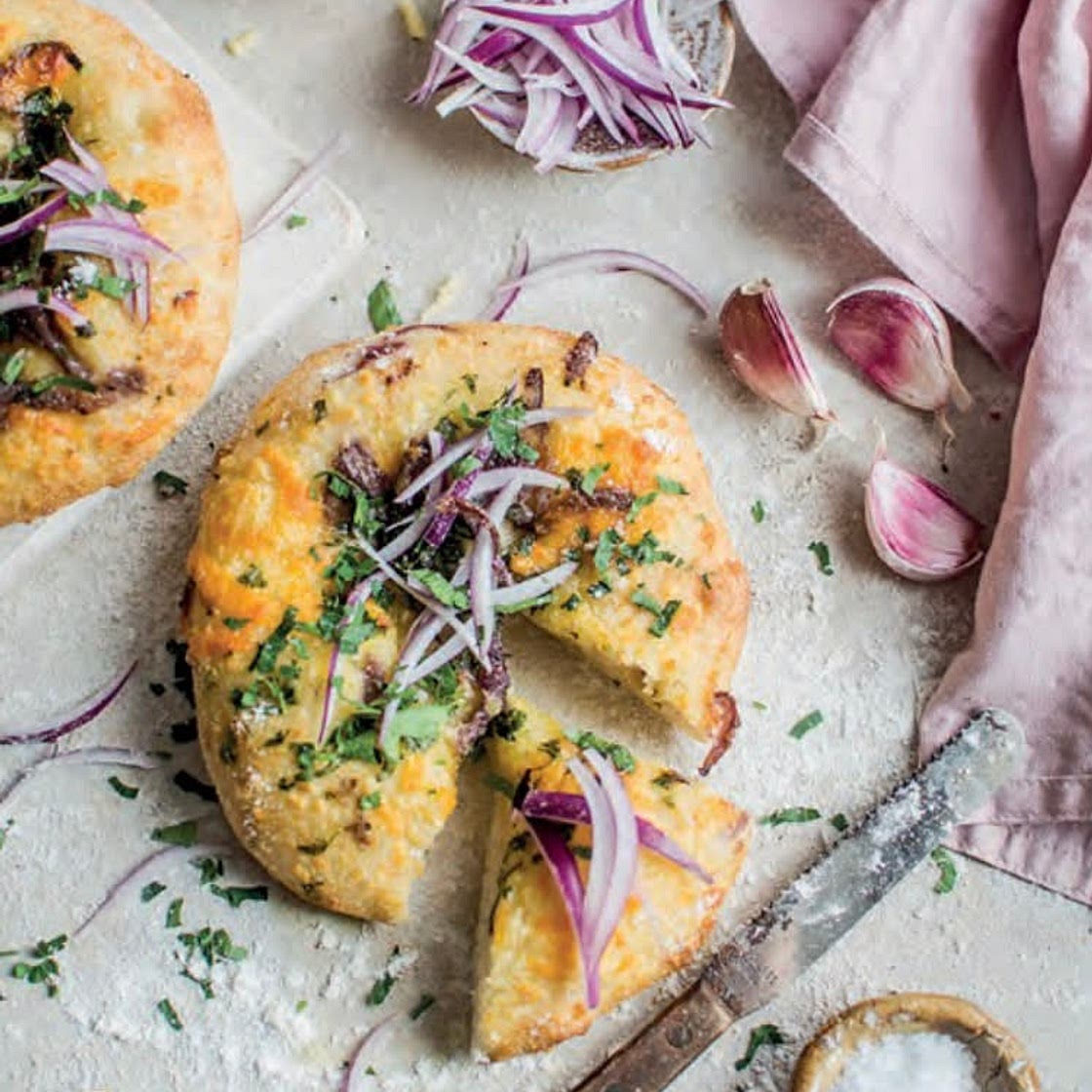 Mini flat bread with red onion