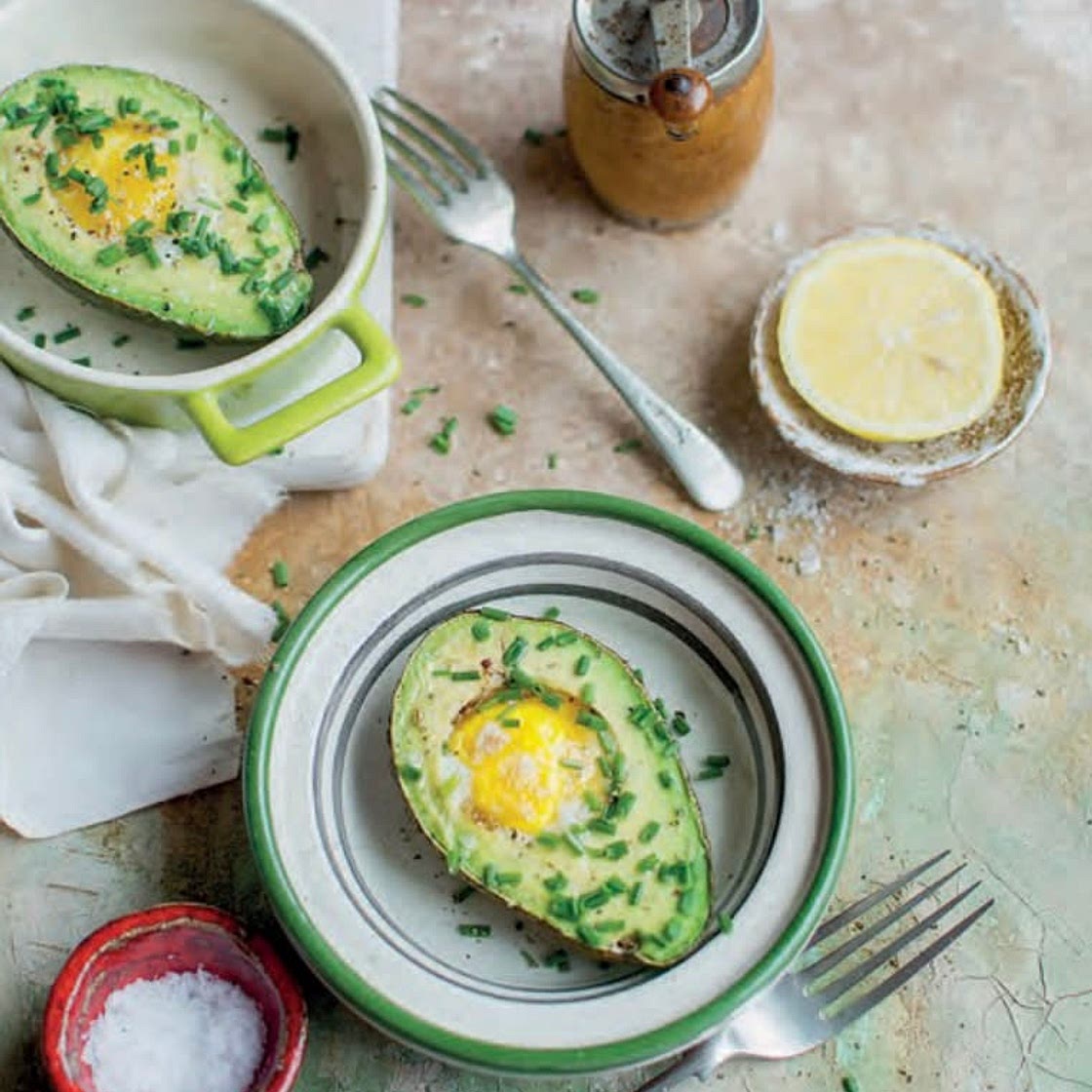 Baked eggs in avocado