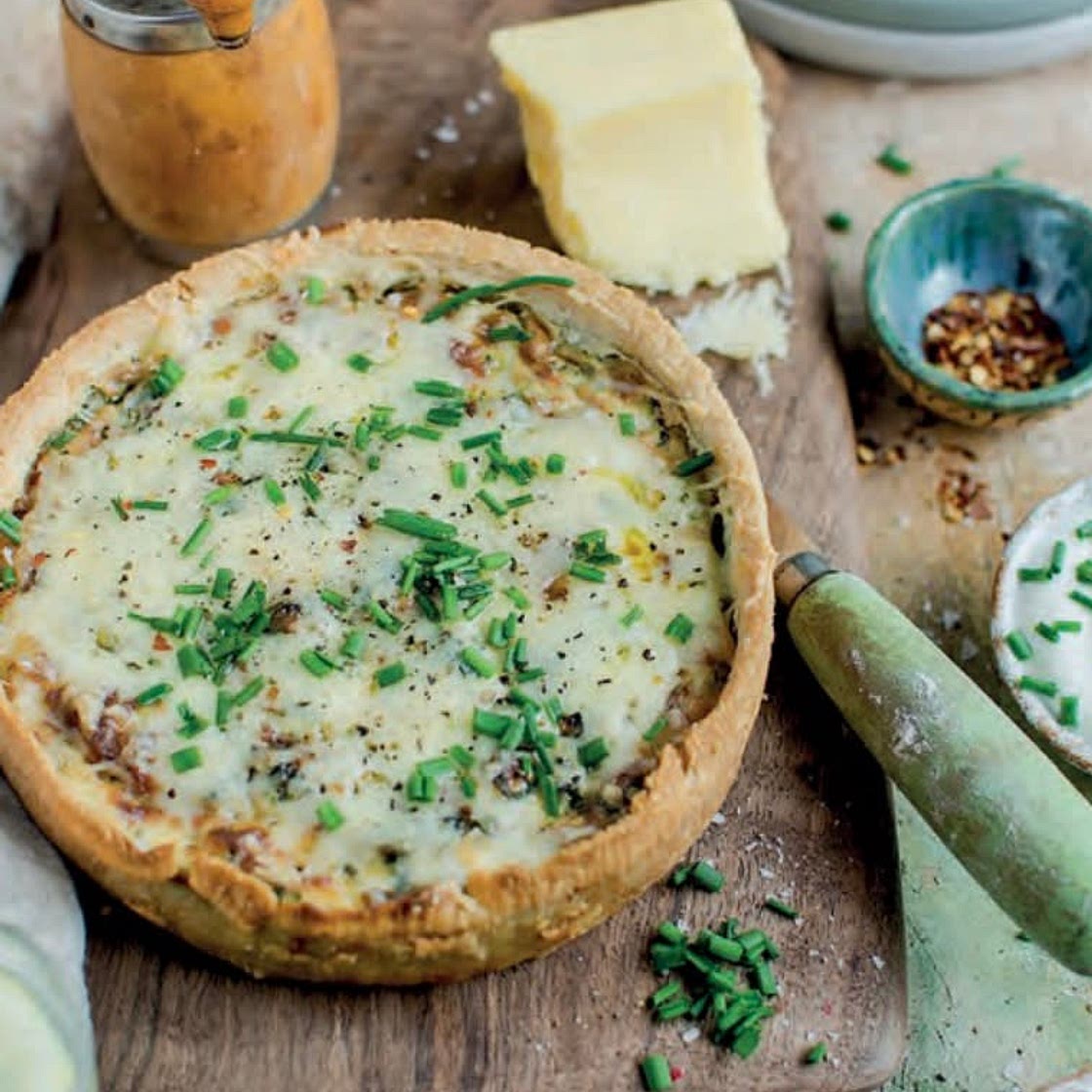 Quiche with spinach and cheese