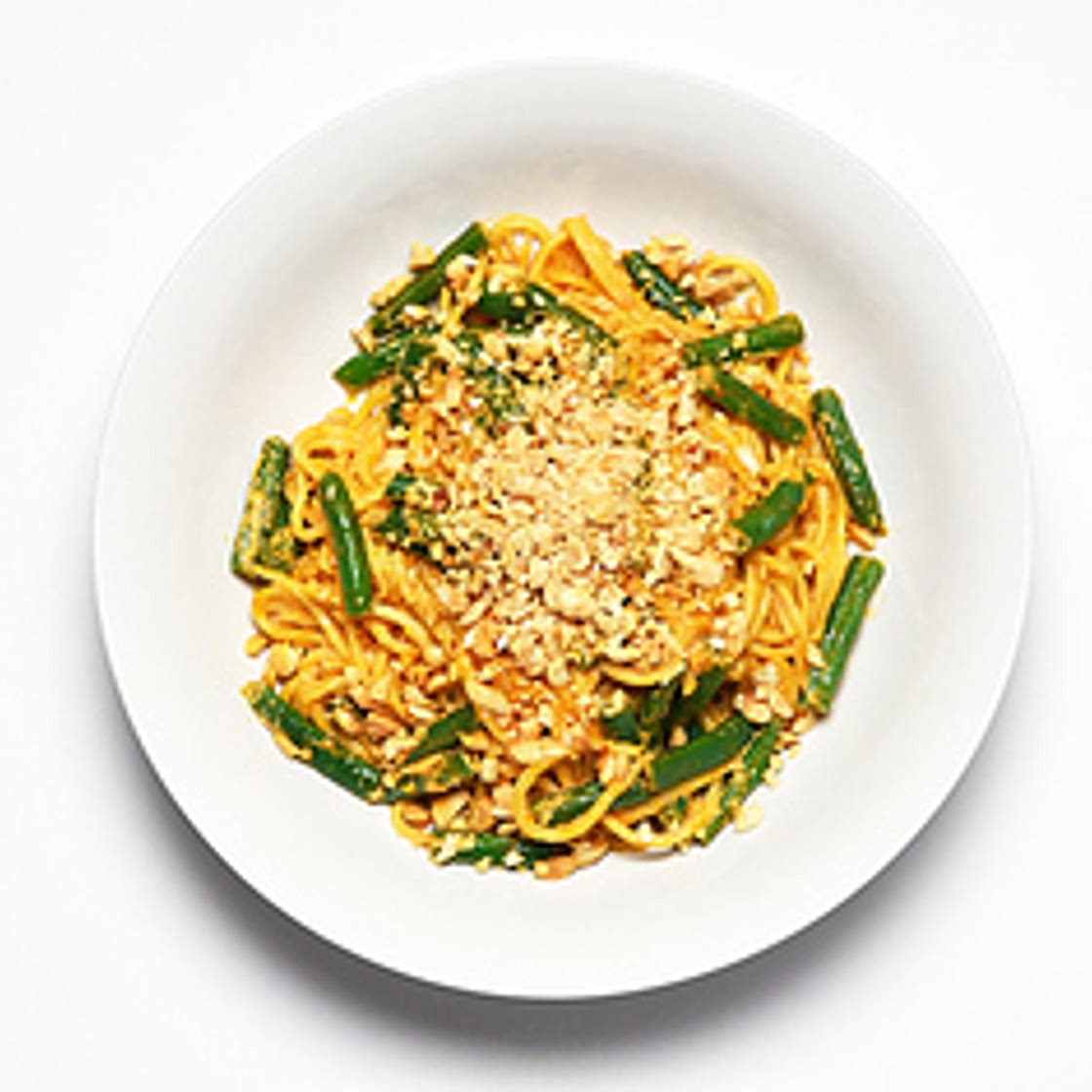 Spaghetti With Red Curry, Green Beans And Peanuts