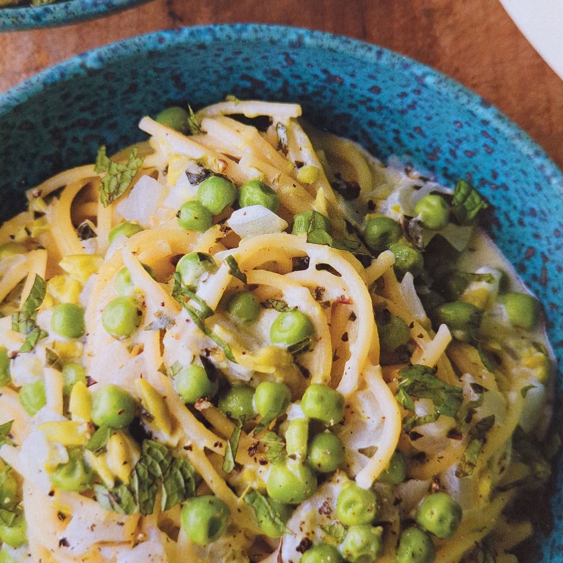 Spaghetti with Goat Cheese, Mint and Peas
