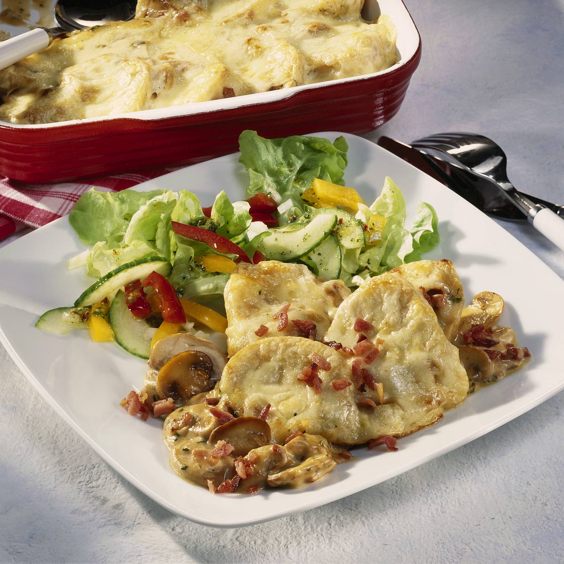 Überbackene Knödel mit Waldpilzsauce