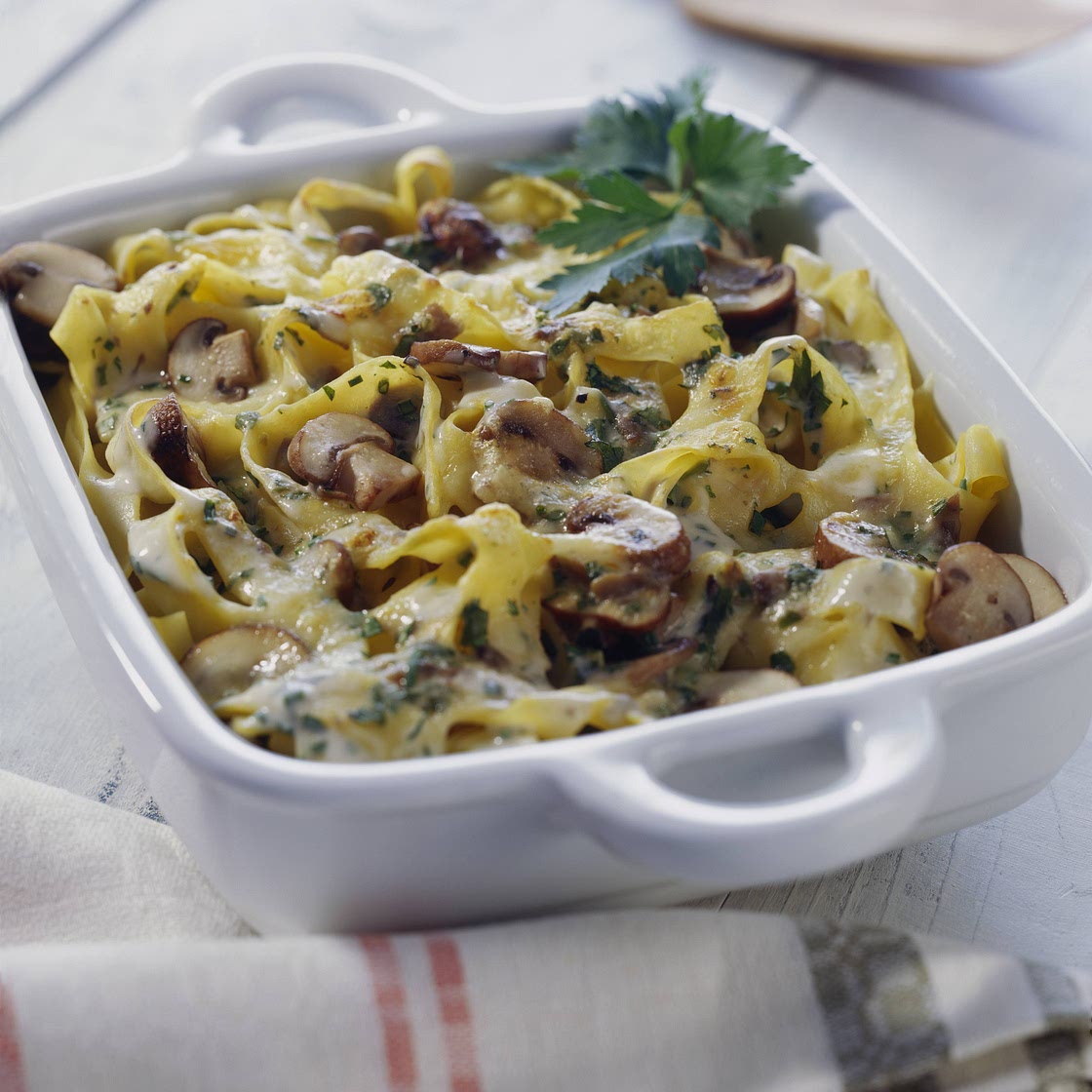 Überbackene Bandnudeln mit zweierlei Käse
