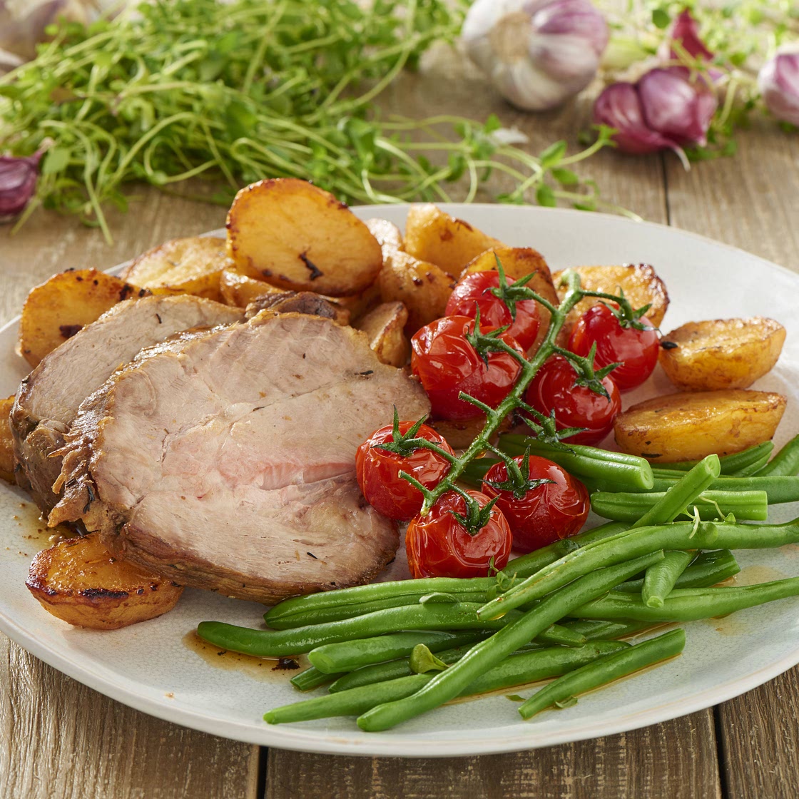 Kräuter Schweinebraten mit Röstkartoffeln