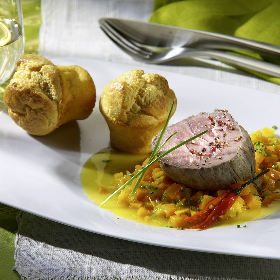 Pochiertes Kalbsfilet mit Polenta-Muffins
