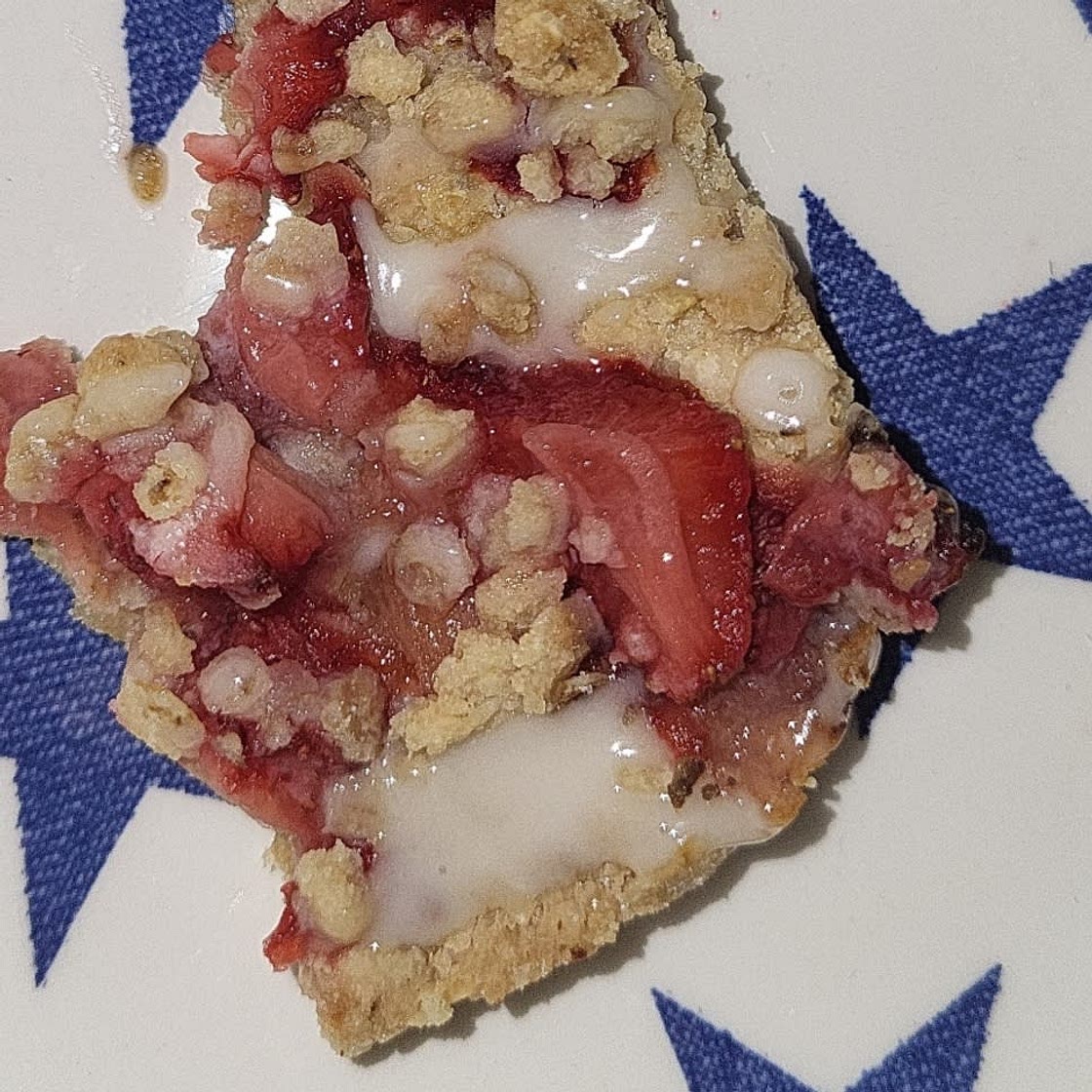 Healthy Strawberry Oatmeal Bars