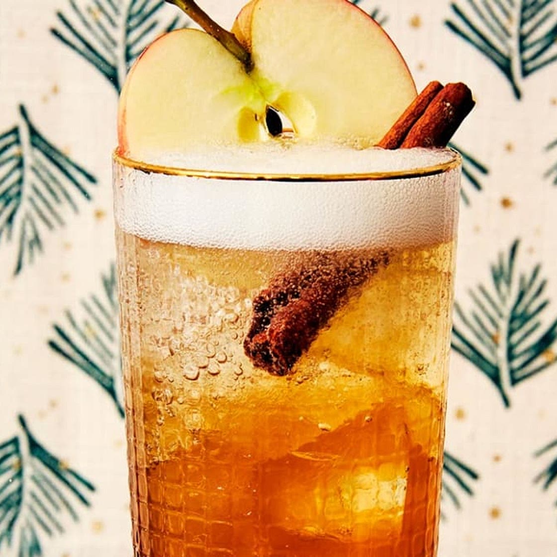 Warm up With a Whiskey and Honey Cocktail That Tastes Just as Good as Apple Pie