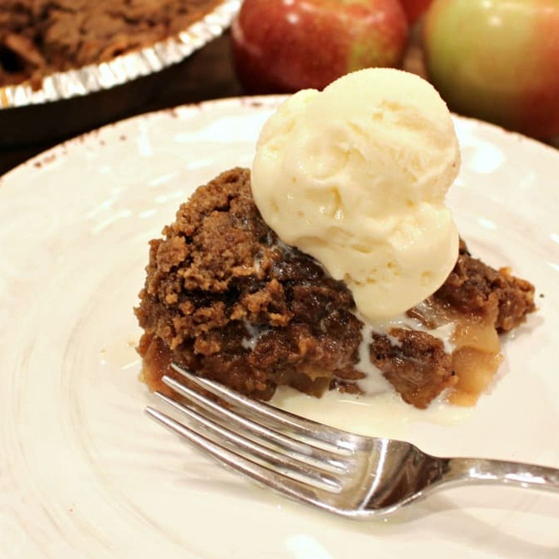 Dutch Apple Pie with Graham Cracker Crust Is So Simple, Yet So Delicious!
