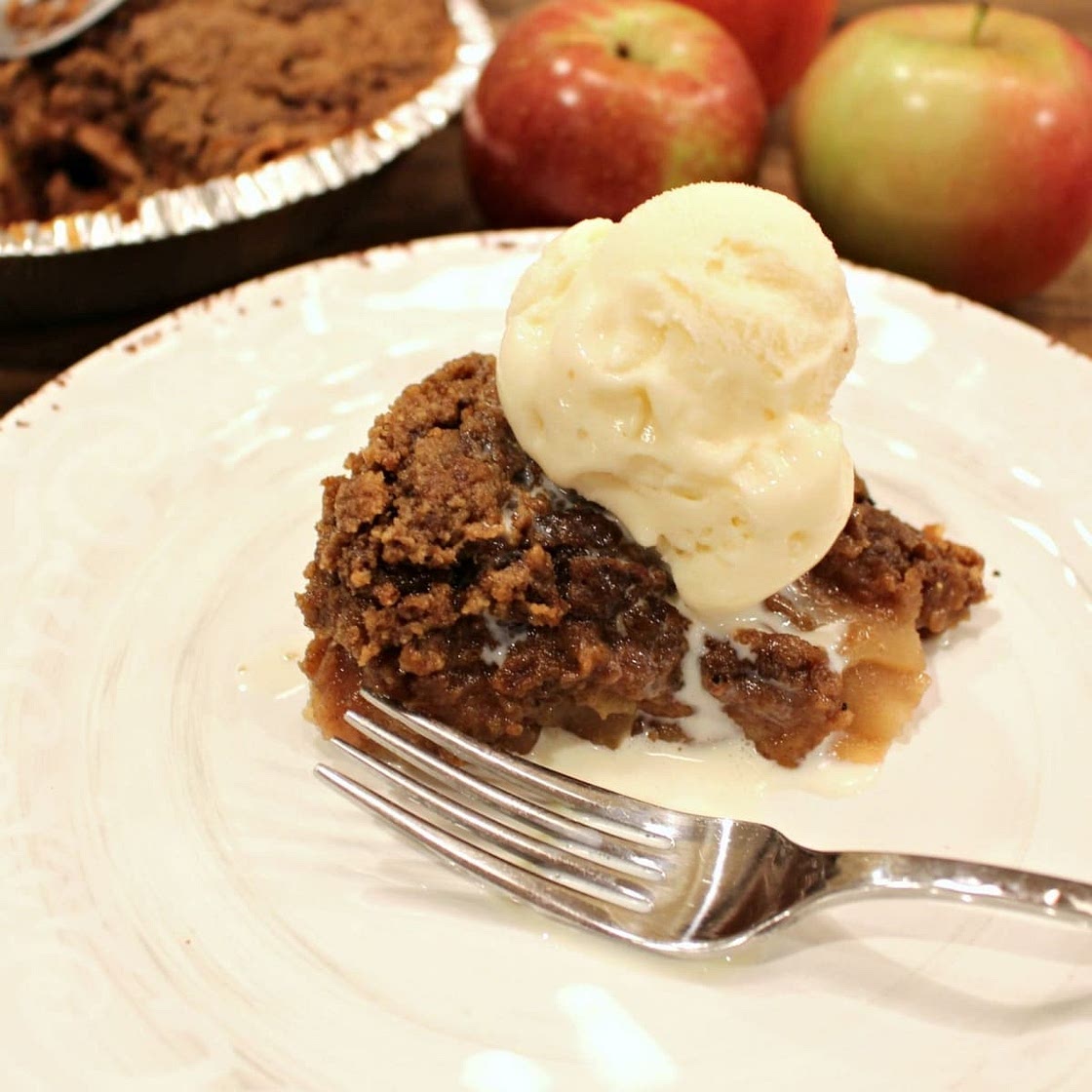 Dutch Apple Pie with Graham Cracker Crust Is So Simple, Yet So Delicious!