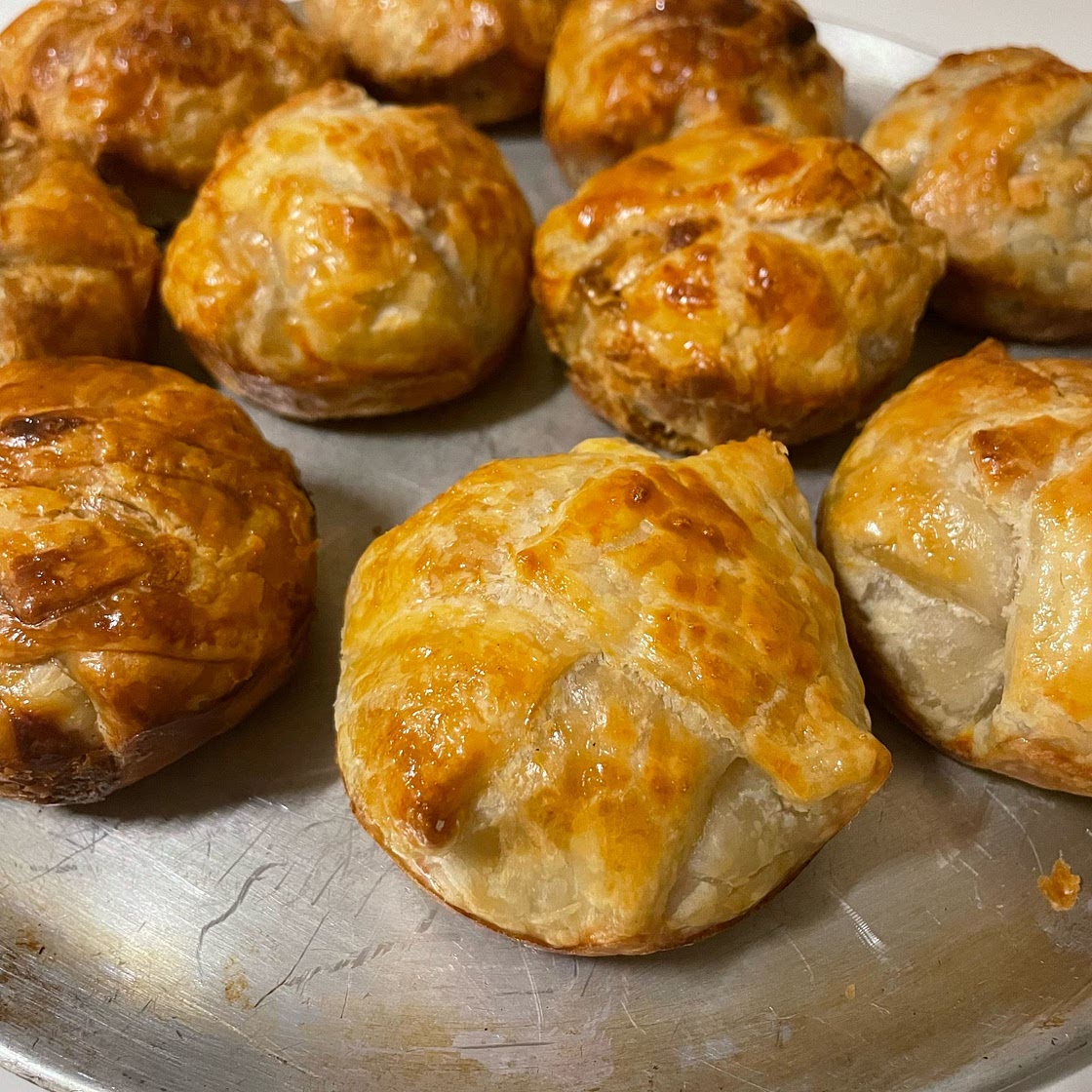 Chunky Beef Party Pies (Mini Meat Pies)