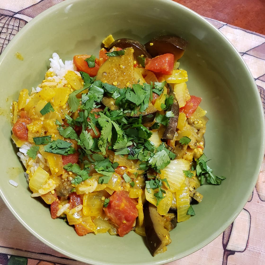Roasted aubergine & tomato curry