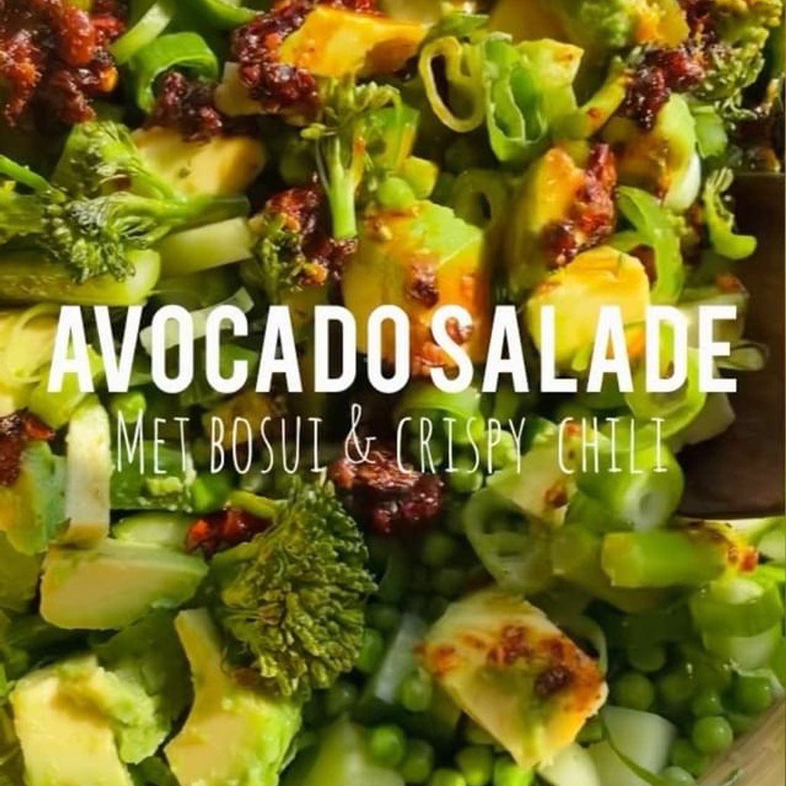 CRISPY CHILI SALADE MET AVOCADO EN BOSUI π₯