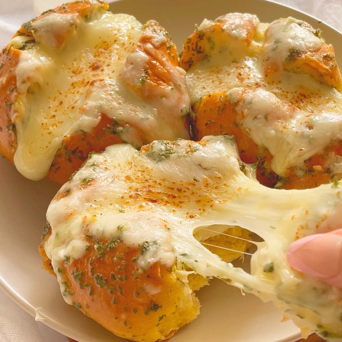 Korean Garlic Cheese Bread