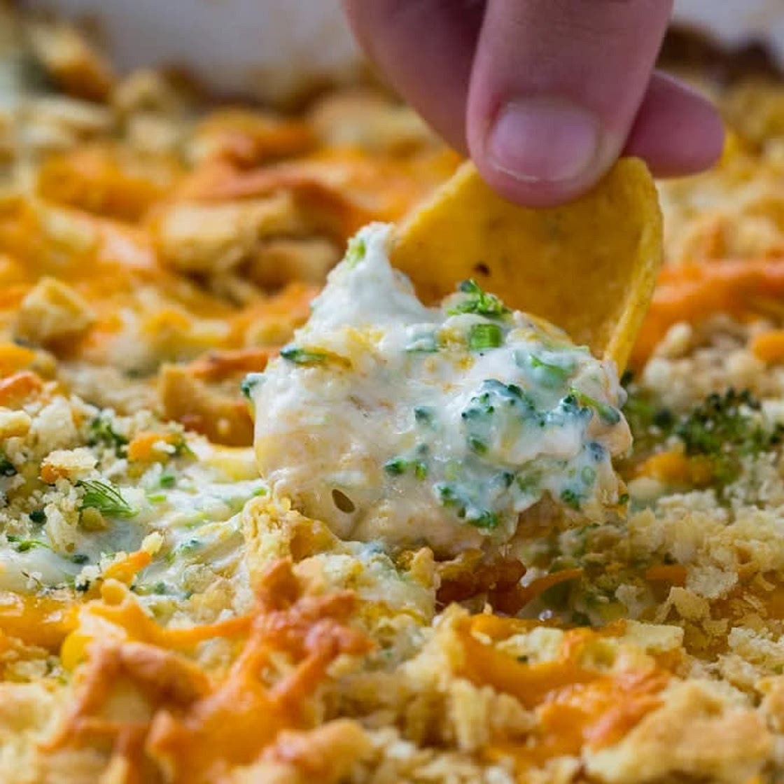 Cheesy Broccoli Cracker Dip