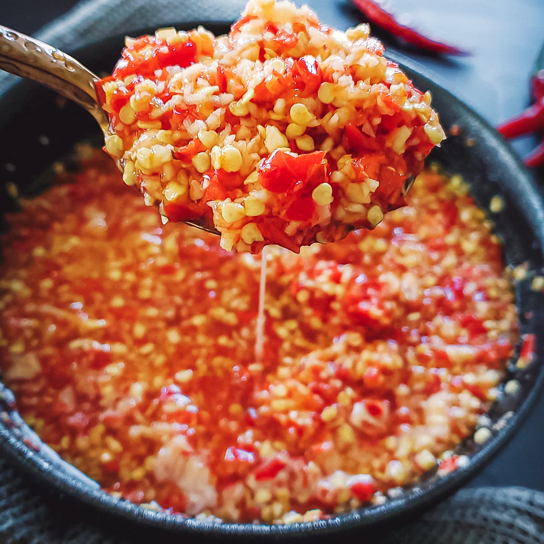 Minced Chili-Garlic in Vinegar Sauce (1 L Jar)