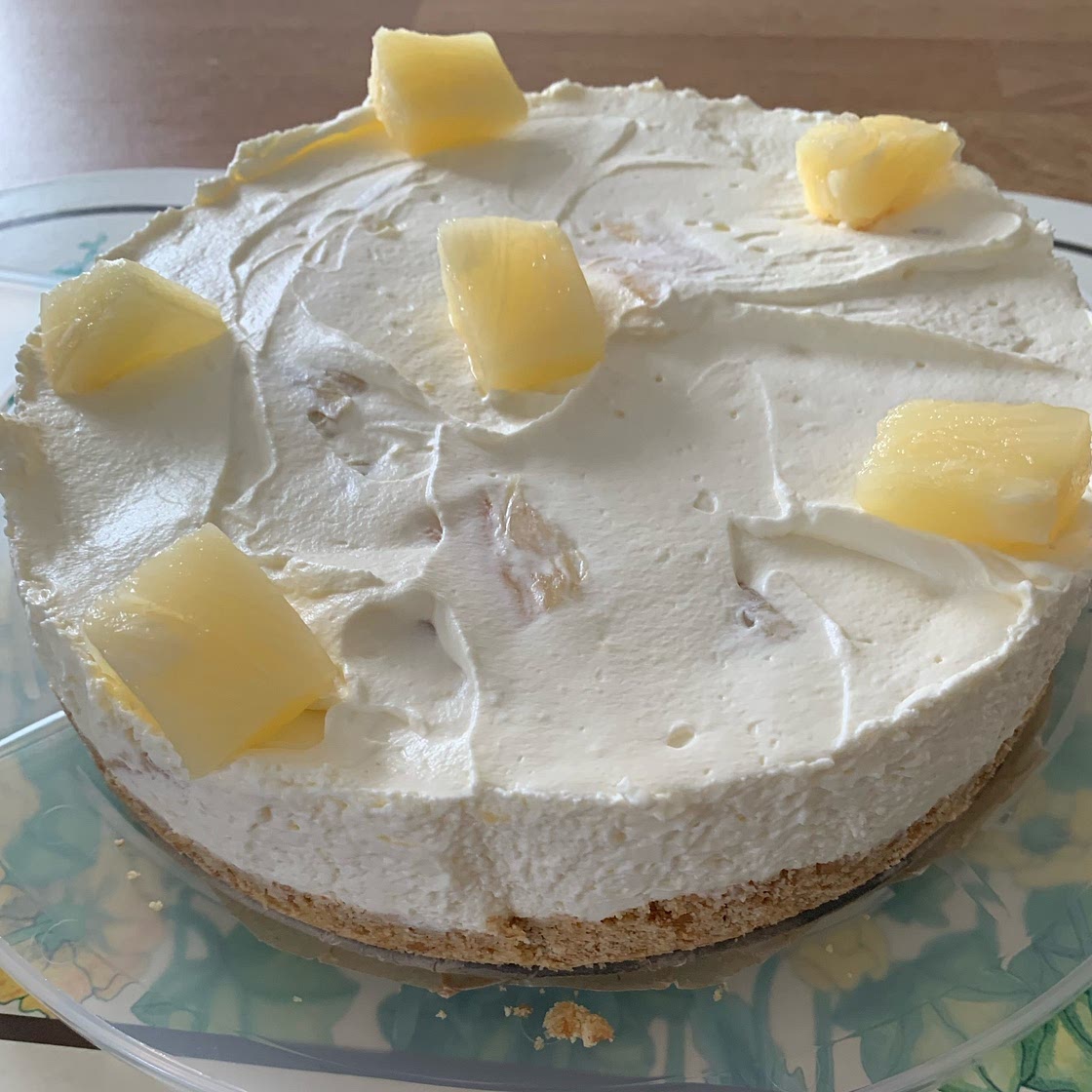 Creamy Pineapple Cheesecake