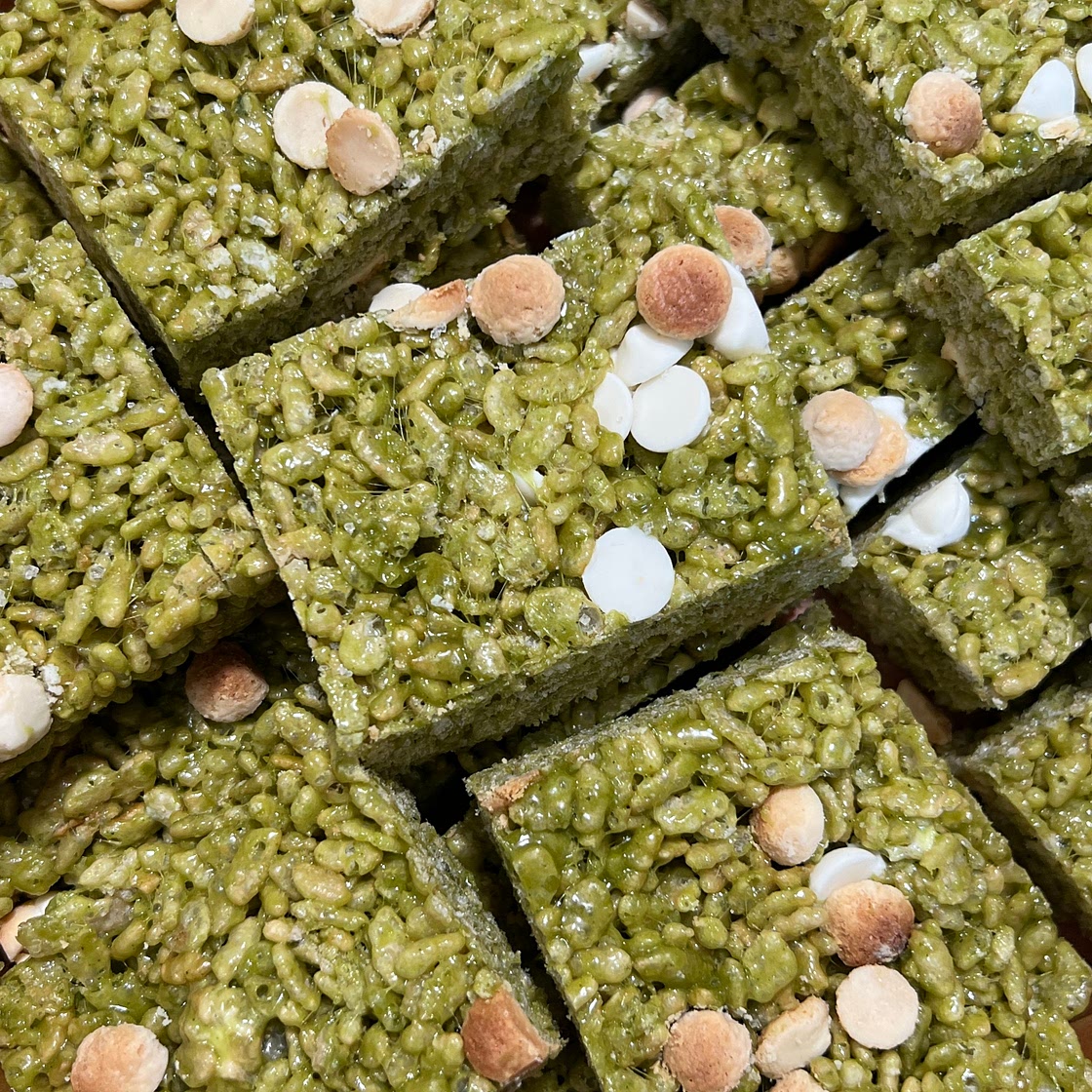 Toasted White Chocolate Matcha Rice Krispie Treats