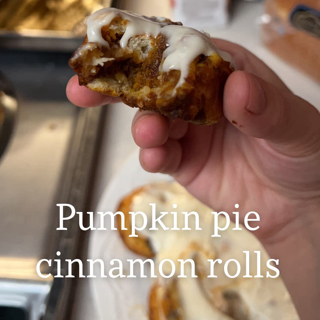 EASY PUMPKIN CINNAMON ROLLS