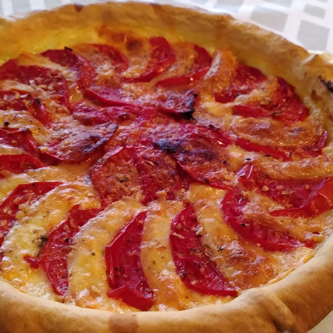 Tarte fine tomate mozza et moutarde