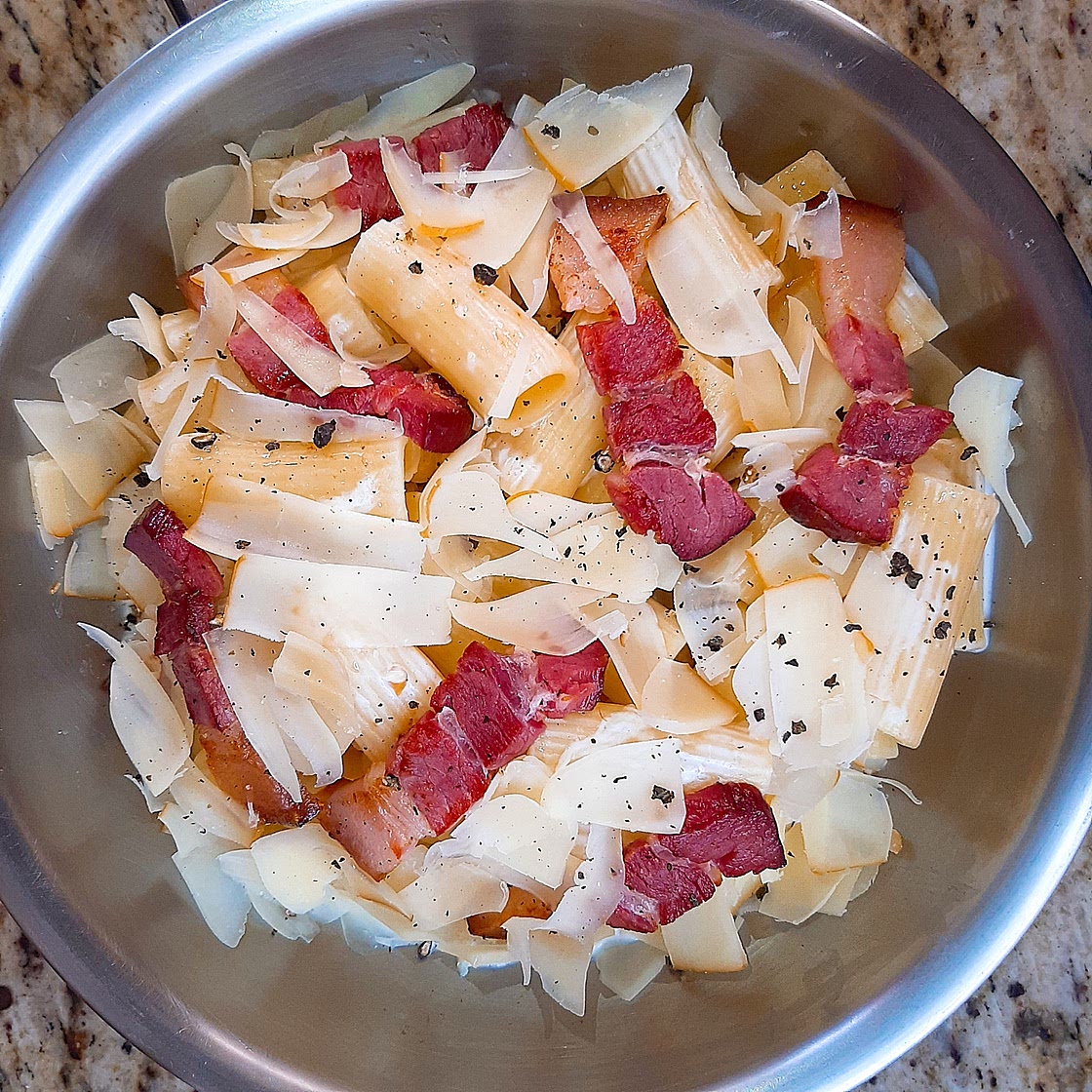CREAMY BACON PASTA 🥓  WITH SMOKED CHEESE