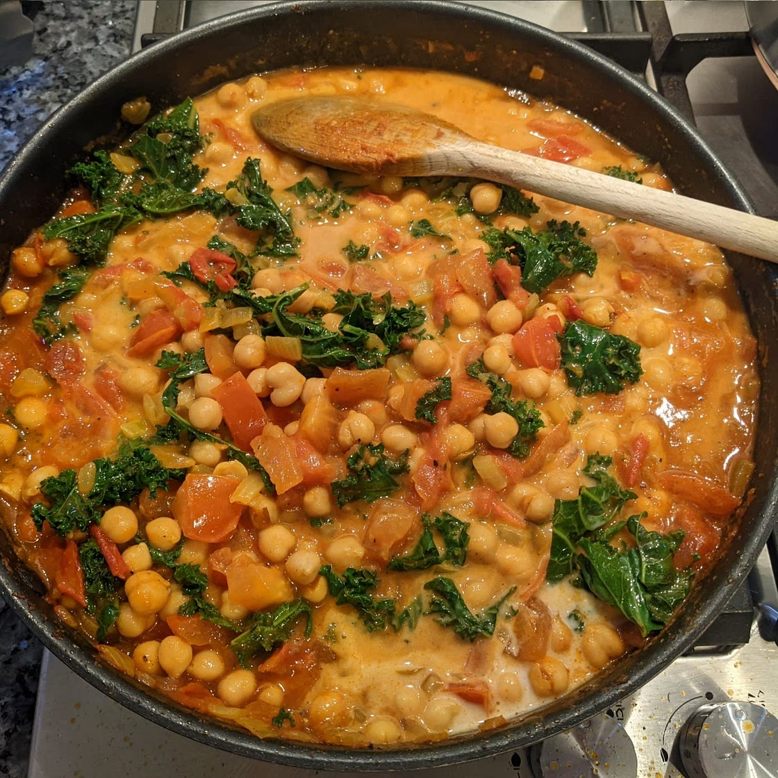 Spicy Chickpeas with Tomatoes & Kale