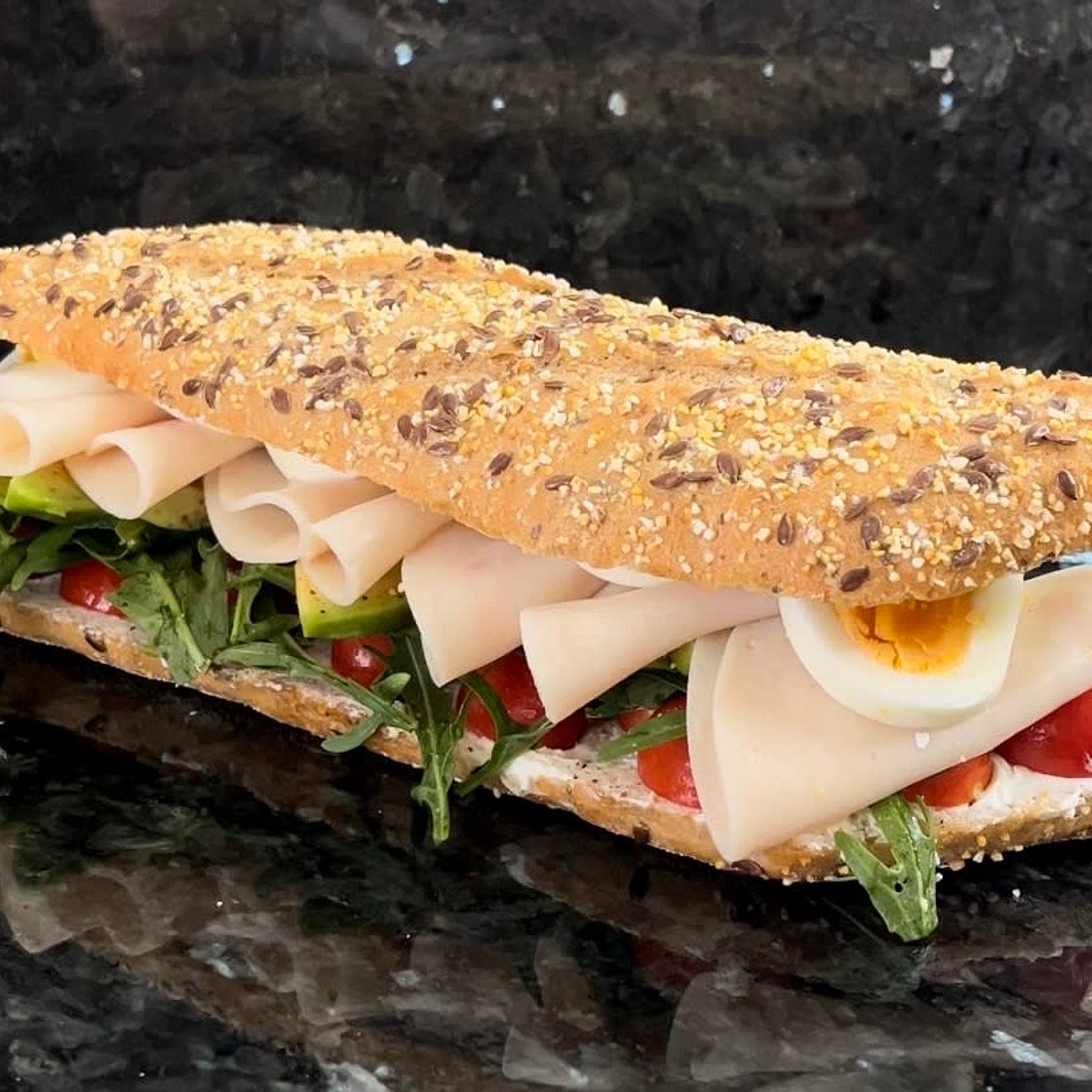 Avocado turkey sandwich