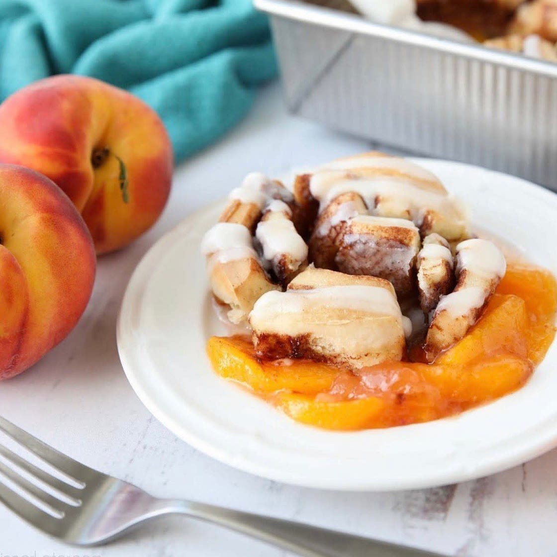 CINNAMON ROLL PEACH COBBLER